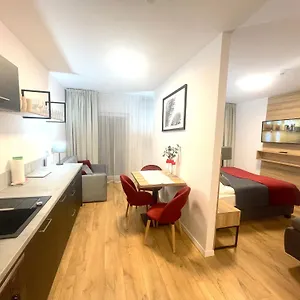 Premium Atal Square-free Parking Space In The Garage Apartament